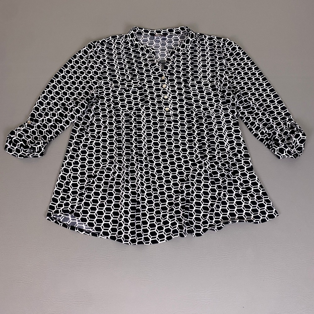 Cocomo Blouse Women's Size XL Black White Geometric Hexagon‎ 3/4 Roll Tab Sleeve